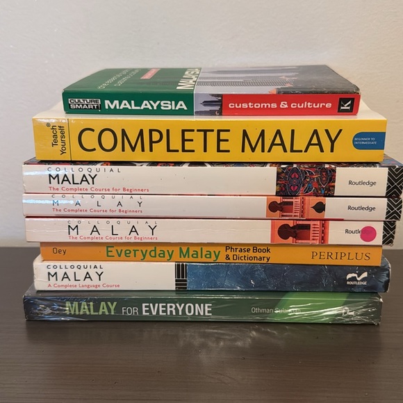 Malay (Malaysian) language books 8 pc - Picture 4 of 4